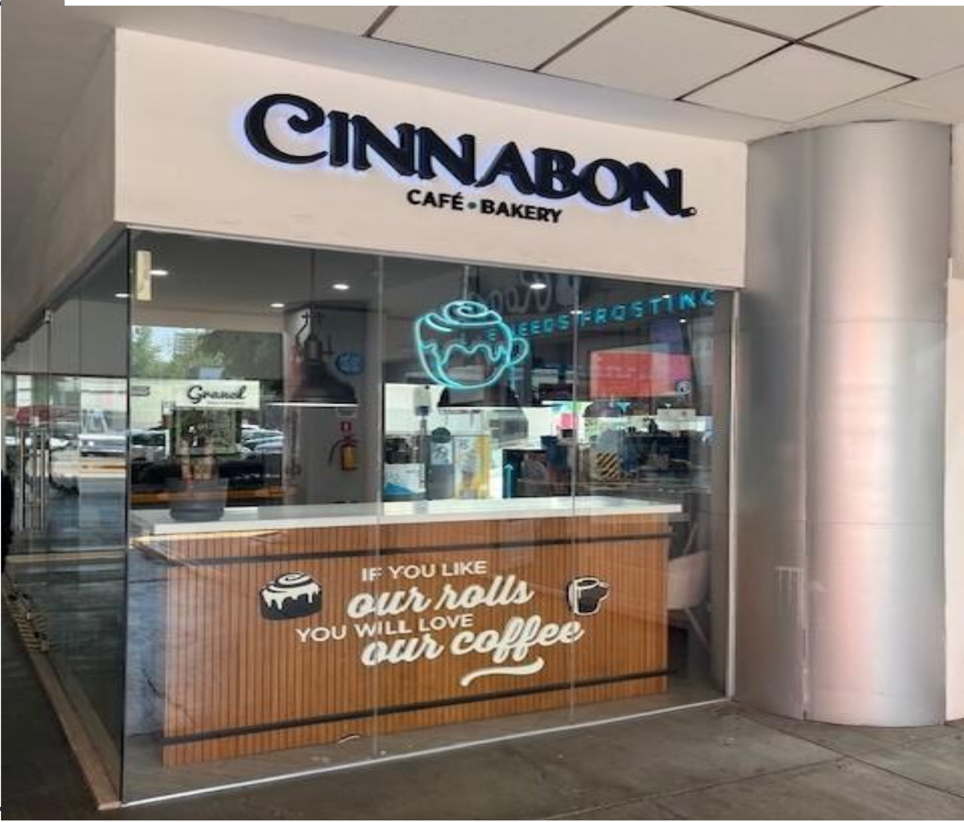 Centro Comercial Magnocentro. Dirección: Blvd. Magnocentro 35, La Herradura, 52760 Naucalpan de Juárez, Méx.