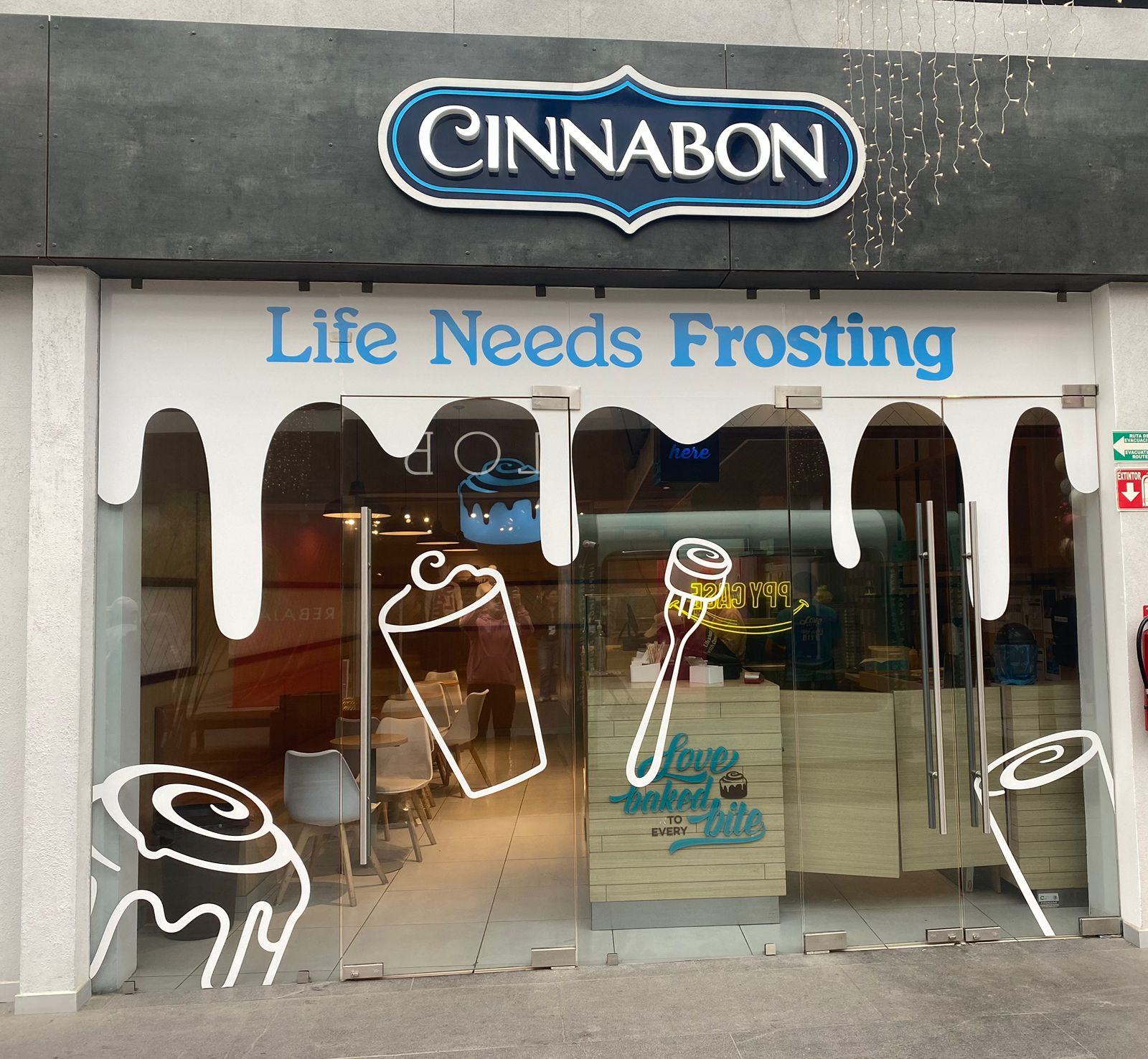 Centro comercial, ALTARIA, área exterior. Dirección completa: Blvd. A Zacatecas 849, Trojes de Alonso, 20116 Aguascalientes, Ags.